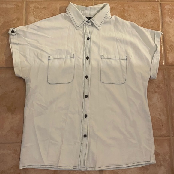 BUTTON UP; SIZE S - Picture 1 of 2